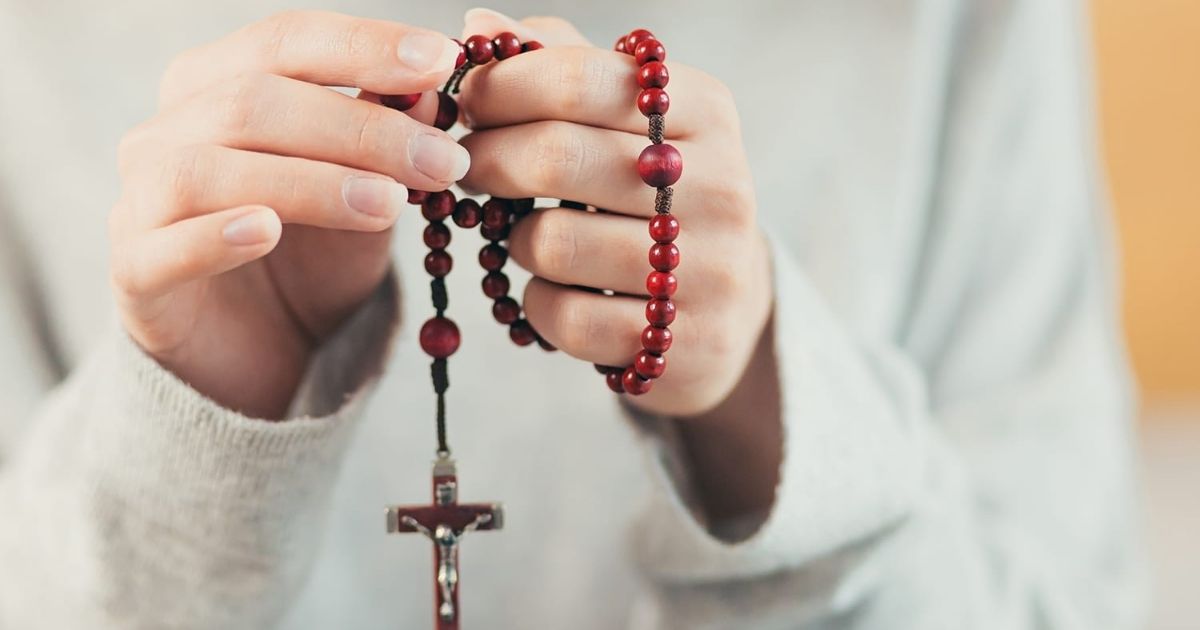 صلاة المسبحة الورديّة مع غبطة البطريرك الراعي